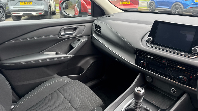 Nissan Qashqai 1.3 DiG-T MH Acenta Premium 5dr Petrol Hatchback